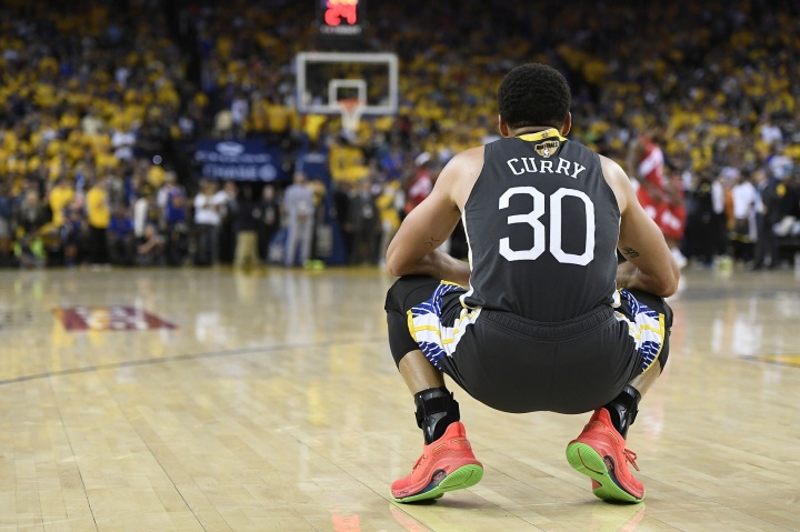 世界杯客户端安装说明-得多难受💔库里已同场目睹了两名队友遭遇十字韧带大伤赛季报销