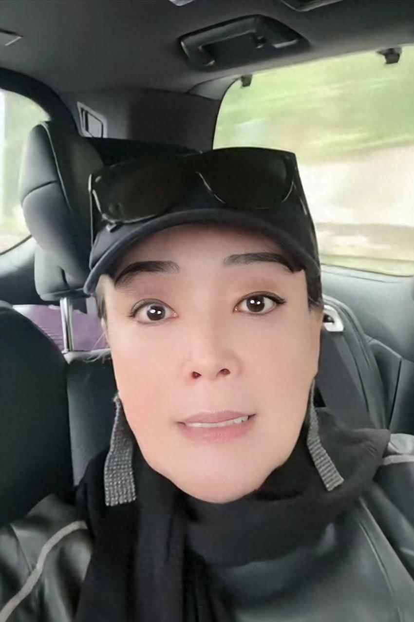 世俱杯买球网站-母子俩又杠上了！张兰生气离台不受儿子待见，吐槽汪大爷不管小菲